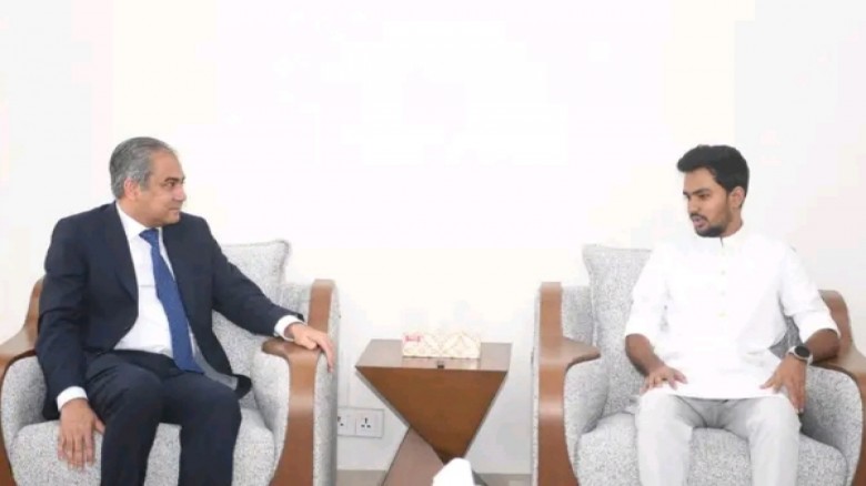 উপদেষ্টা আসিফ  সাথে পাকিস্তানের স্বরাষ্ট্রমন্ত্রী ...